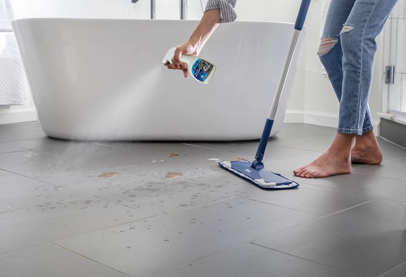 Cách làm sạch gạch nhà tắm 2